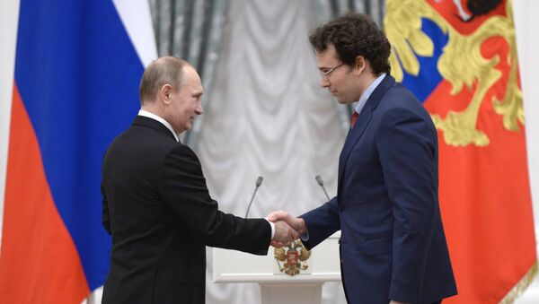Президент России Владимир Путин (слева) и доктор физико-математических наук, заведующий отделом Объединённого института высоких температур РАН Владимир Стегайлов Президент России Владимир Путин (слева) и доктор физико-математических наук, заведующий отделом Объединённого института высоких температур РАН Владимир Стегайлов