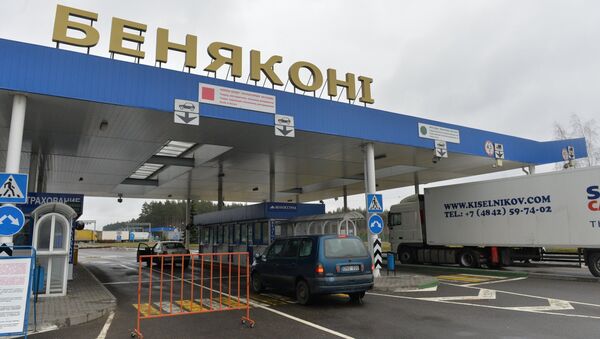 Автомобили на пересечении белорусско-литовской границы. Архивное фото Автомобили на пересечении белорусско-литовской границы. Архивное фото
