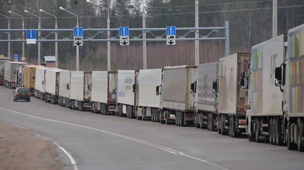 На российско-литовской границе образовалась пробка из грузовиков