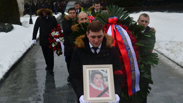 Москвичи во время прощания с заслуженной артисткой России Натальей Крачковской Москвичи во время прощания с заслуженной артисткой России Натальей Крачковской