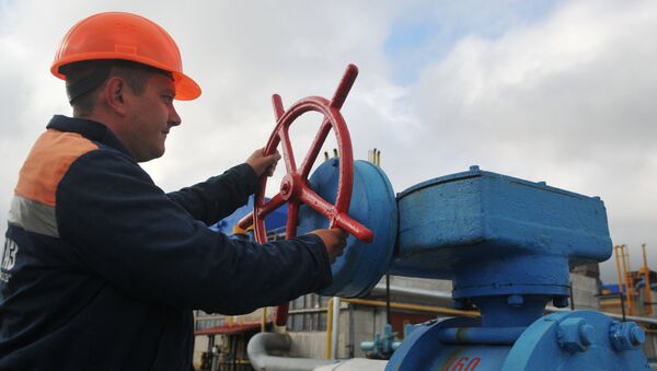 Сотрудник высокогорной газокомпрессорной станции Воловец в Закарпатской области. Архивное фото Сотрудник высокогорной газокомпрессорной станции Воловец в Закарпатской области. Архивное фото
