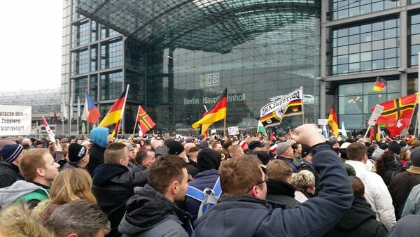 Митинг против политики Меркель в Берлине Митинг против политики Меркель в Берлине