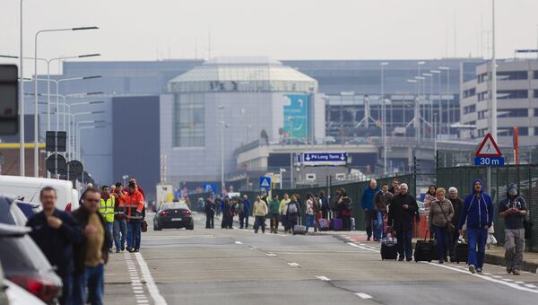 На месте взрыва в аэропорту Брюсселя. 22 марта 2016 На месте взрыва в аэропорту Брюсселя. 22 марта 2016