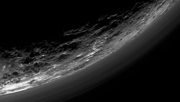 Изображение Плутона, полученное зондом New Horizons Изображение Плутона, полученное зондом New Horizons