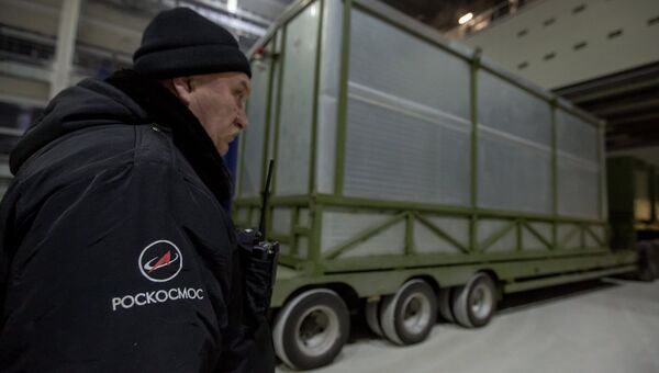 Доставка спутника Михайло Ломоносов на космодром Восточный. Архивное фото Доставка спутника Михайло Ломоносов на космодром Восточный. Архивное фото