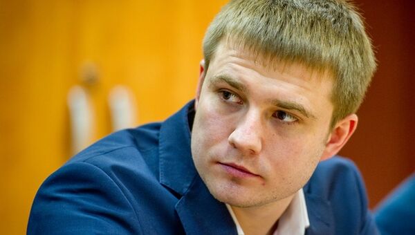 Глава Молодой гвардии Единой России Денис Давыдов Глава Молодой гвардии Единой России Денис Давыдов