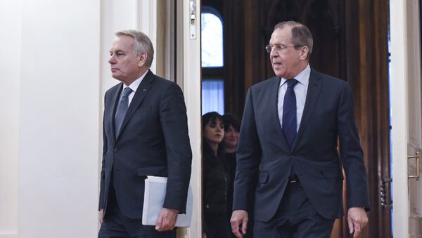 Министр иностранных дел РФ Сергей Лавров и министр иностранных дел и международного развития Французской Республики Жан-Марк Эйро. Архивное фото Министр иностранных дел РФ Сергей Лавров и министр иностранных дел и международного развития Французской Республики Жан-Марк Эйро. Архивное фото