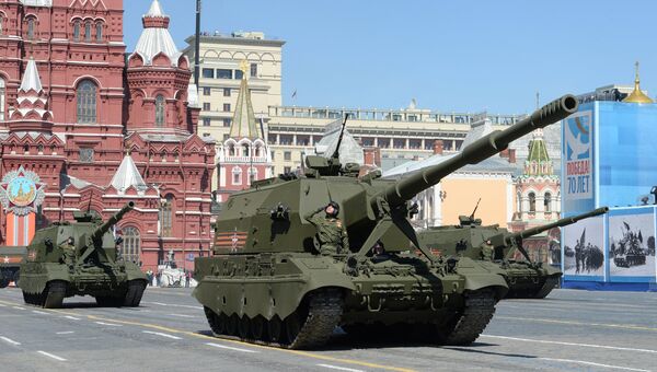 Самоходные артиллерийские установки (САУ) Коалиция-СВ во время генеральной репетиции военного парада Самоходные артиллерийские установки (САУ) Коалиция-СВ во время генеральной репетиции военного парада