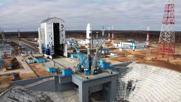 Предстартовый вывоз ракеты Союз-2.1а на стартовую площадку космодрома Восточный Предстартовый вывоз ракеты Союз-2.1а на стартовую площадку космодрома Восточный