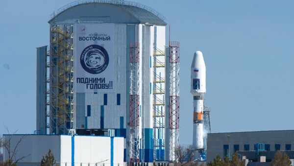 Ракета-носитель Союз-2.1а с российскими космическими аппаратами на стартовом комплексе космодрома Восточный. Архивное фото Ракета-носитель Союз-2.1а с российскими космическими аппаратами на стартовом комплексе космодрома Восточный. Архивное фото