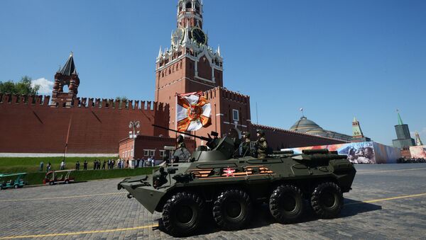 БТР-82А во время военного парада на Красной площади в честь 71-й годовщины Победы в Великой Отечественной войне 1941-1945 годов БТР-82А во время военного парада на Красной площади в честь 71-й годовщины Победы в Великой Отечественной войне 1941-1945 годов