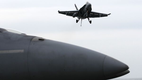 Самолет F-18 ВВС США Самолет F-18 ВВС США