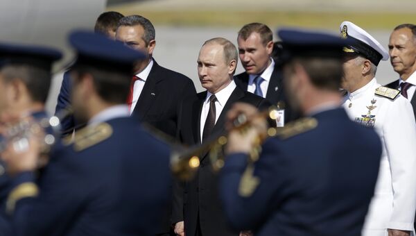 Президент России Владимир Путин в аэропорту Афин, Греция. 27 мая 2016 Президент России Владимир Путин в аэропорту Афин, Греция. 27 мая 2016