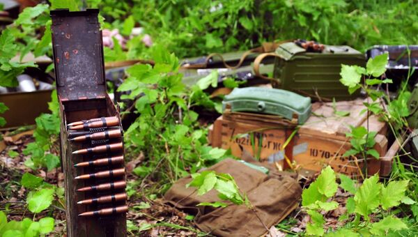 Оружие и боеприпасы, найденные правоохранителями ЛНР. Архивное фото Оружие и боеприпасы, найденные правоохранителями ЛНР. Архивное фото