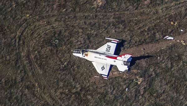Американский военный самолет F-16 потерпел крушение в Колорадо-Спрингс Американский военный самолет F-16 потерпел крушение в Колорадо-Спрингс