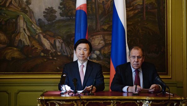 Встреча глав МИД РФ и Республики Корея С. Лаврова и Юн Бён Се Встреча глав МИД РФ и Республики Корея С. Лаврова и Юн Бён Се