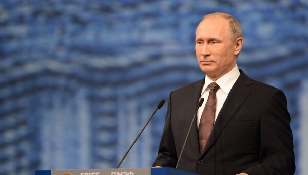 Президент России Владимир Путин выступает на пленарном заседании На пороге новой экономической реальности в рамках XX Петербургского международного экономического форума в Санкт-Петербурге. 17 июня 2016 Президент России Владимир Путин выступает на пленарном заседании На пороге новой экономической реальности в рамках XX Петербургского международного экономического форума в Санкт-Петербурге. 17 июня 2016