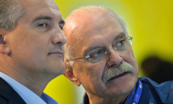 Сергей Аксенов и Никита Михалков на Петербургском международном экономическом форуме Сергей Аксенов и Никита Михалков на Петербургском международном экономическом форуме