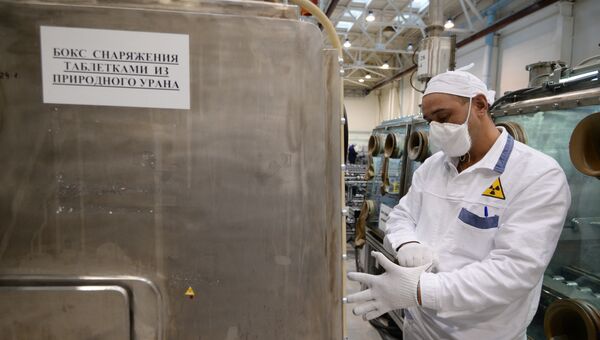 Участок изготовления тепловыделяющих элементов (ТВЭЛ). Архивное фото Участок изготовления тепловыделяющих элементов (ТВЭЛ). Архивное фото