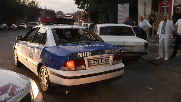 Полицейский автомобиль в Армении. Архивное фото Полицейский автомобиль в Армении. Архивное фото