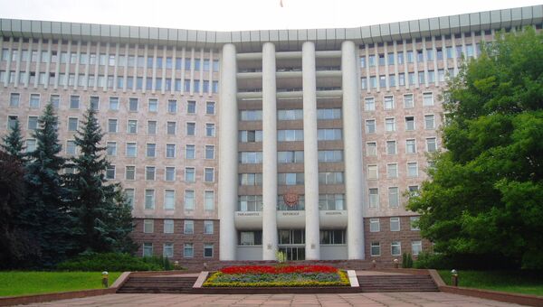 Здание парламента Республики Молдова в Кишиневе. Архивное фото Здание парламента Республики Молдова в Кишиневе. Архивное фото
