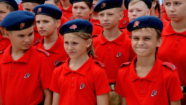 Участники молодежного военно-патриотического движения Юнармия. Архивное фото Участники молодежного военно-патриотического движения Юнармия. Архивное фото