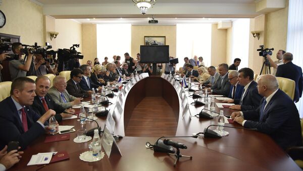 Делегаты парламента Франции на встрече с главой Республики Крым Сергеем Аксеновым Делегаты парламента Франции на встрече с главой Республики Крым Сергеем Аксеновым