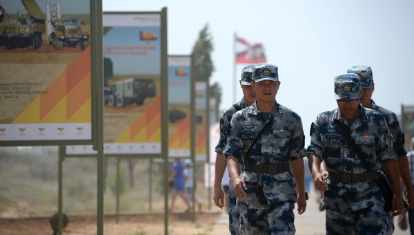 Военнослужащие армии Китая во время международного конкурса Ключи от неба Военнослужащие армии Китая во время международного конкурса Ключи от неба