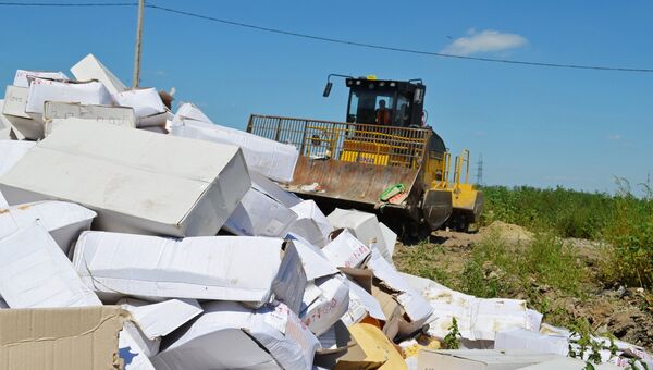 Уничтожение санкционной продукции. Архивное фото Уничтожение санкционной продукции. Архивное фото