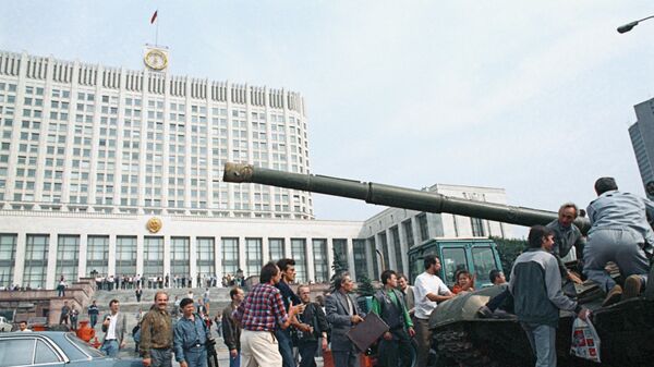 Экс-советник Ельцина рассказал, почему не смогли спасти СССР