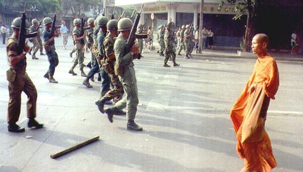 Солдаты на улице Бангкока, Таиланд. 20 мая 2016 Солдаты на улице Бангкока, Таиланд. 20 мая 2016
