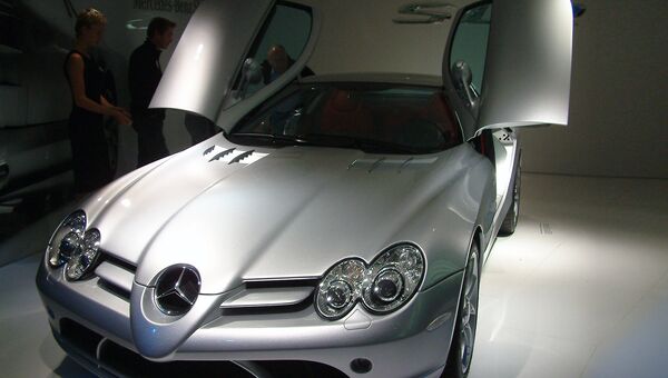 Автомобиль Mercedes-Benz SLR McLaren Автомобиль Mercedes-Benz SLR McLaren