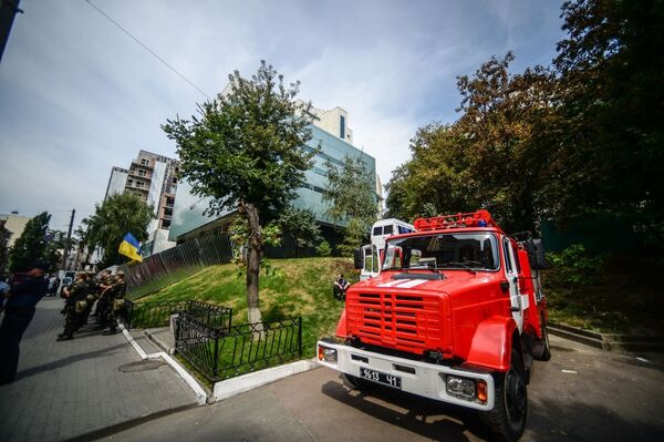 Митинг возле здания телеканала Интер в Киеве Митинг возле здания телеканала Интер в Киеве