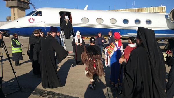 Встреча патриарха Кирилла в аэропорту Певека Встреча патриарха Кирилла в аэропорту Певека