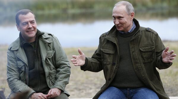 Президент РФ В. Путин и премьер-министр РФ Д.Медведев посетили остров Липно в Новгородской области Президент РФ В. Путин и премьер-министр РФ Д.Медведев посетили остров Липно в Новгородской области