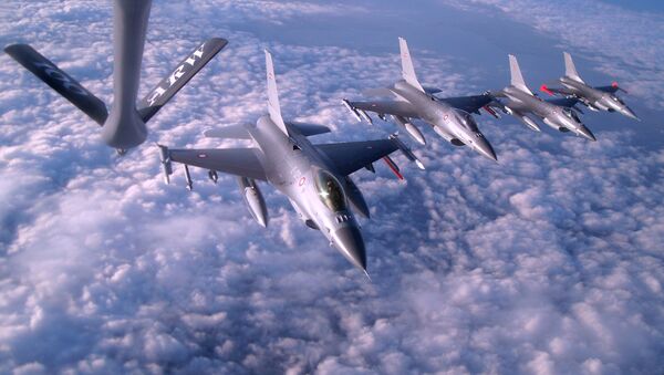 Истребители F-16. Архивное фото Истребители F-16. Архивное фото