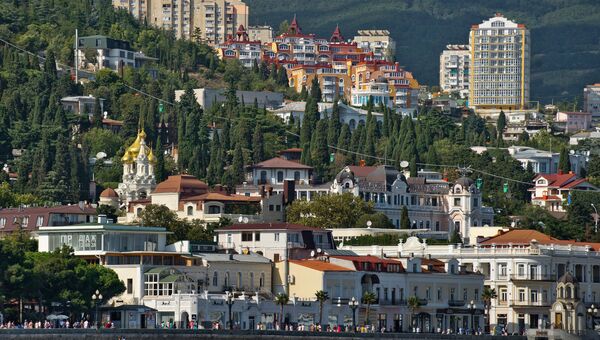 Вид на Ялту со стороны Черного моря Вид на Ялту со стороны Черного моря