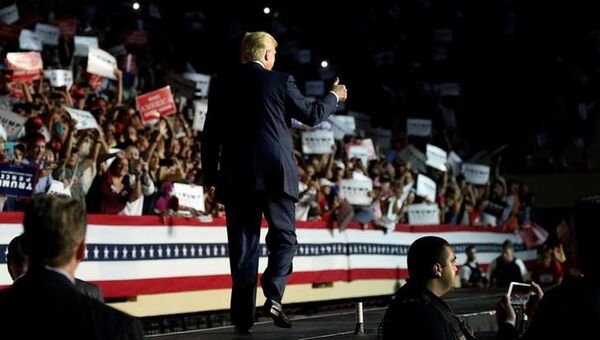 Кандидат в президенты США Дональд Трамп на дебатах Кандидат в президенты США Дональд Трамп на дебатах