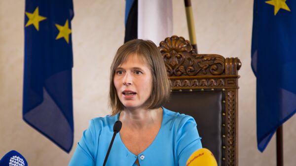 Президент Эстонии Керсти Кальюлайд во время пресс-конференции после церемонии инаугурации в Таллине Президент Эстонии Керсти Кальюлайд во время пресс-конференции после церемонии инаугурации в Таллине