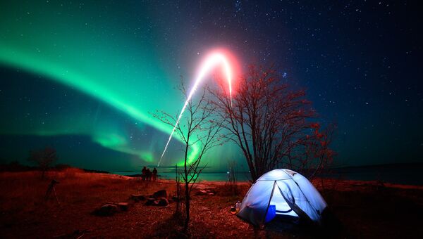 Северное сияние на берегу Белого моря. Кемь, посёлок Рабочеостровск Северное сияние на берегу Белого моря. Кемь, посёлок Рабочеостровск