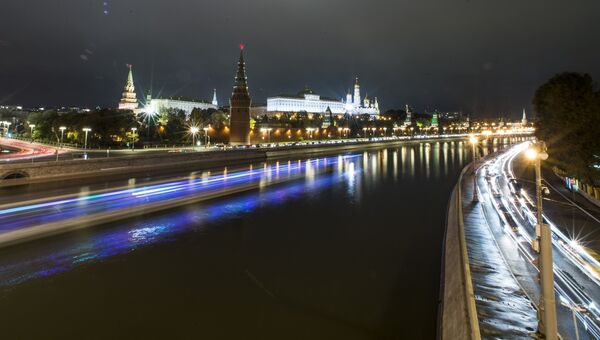 Московский Кремль и и Москва река. Архивное фото Московский Кремль и и Москва река. Архивное фото
