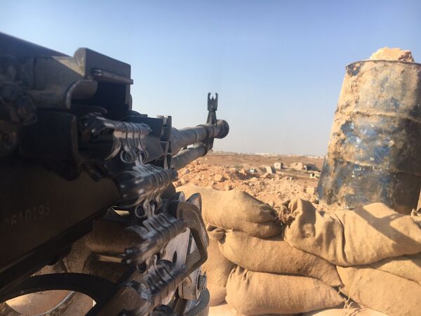 Огневая позиция сирийской армии в районе части ПВО на юге Алеппо Огневая позиция сирийской армии в районе части ПВО на юге Алеппо