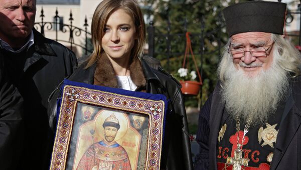 Депутат Госдумы РФ Наталья Поклонская открыла часовню у здания прокуратуры в Симферополе Депутат Госдумы РФ Наталья Поклонская открыла часовню у здания прокуратуры в Симферополе