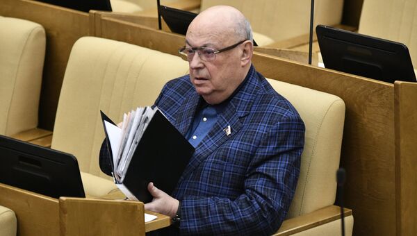 Депутат Государственной Думы РФ Владимир Ресин на пленарном заседании Государственной Думы РФ Депутат Государственной Думы РФ Владимир Ресин на пленарном заседании Государственной Думы РФ