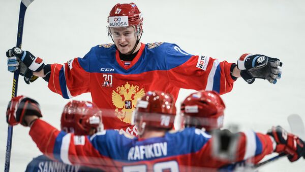 Игрок сборной России Сергей Шумаков радуется забитой шайбе в матче первого этапа Еврохоккейтура 2016/17. Архивное фото Игрок сборной России Сергей Шумаков радуется забитой шайбе в матче первого этапа Еврохоккейтура 2016/17. Архивное фото