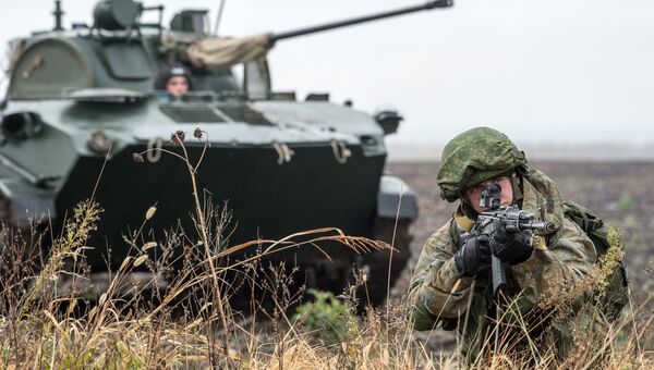 Российские военнослужащие во время совместных учений ВДВ России, Белоруссии и Сербии Славянское братство-2016 в Сербии Российские военнослужащие во время совместных учений ВДВ России, Белоруссии и Сербии Славянское братство-2016 в Сербии