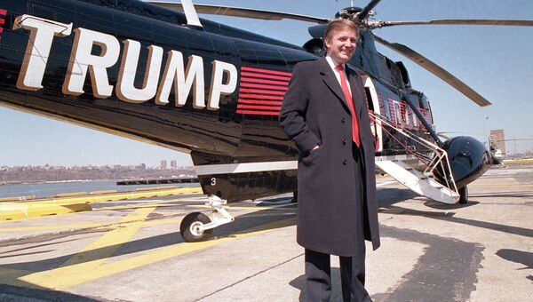 Дональд Трамп у вертолета. 1988 год Дональд Трамп у вертолета. 1988 год