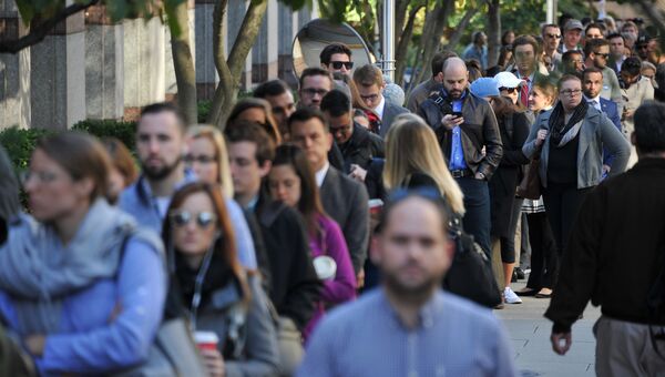 Люди возле избирательного участка в Вашингтоне, США Люди возле избирательного участка в Вашингтоне, США