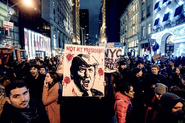 Акция протеста против избрания Дональда Трампа президентом США в Нью-Йорке Акция протеста против избрания Дональда Трампа президентом США в Нью-Йорке