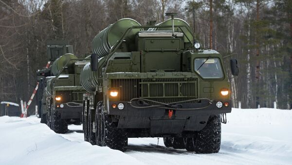 Пусковые установки зенитной ракетной системы С-400 Триумф, Архивное фото Пусковые установки зенитной ракетной системы С-400 Триумф, Архивное фото